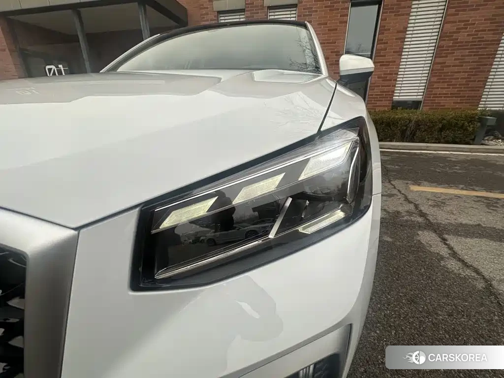 Audi Q2L id 4599723 из Китая 17