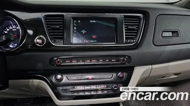 Kia The New Carnival id 2570972 из Кореи 16