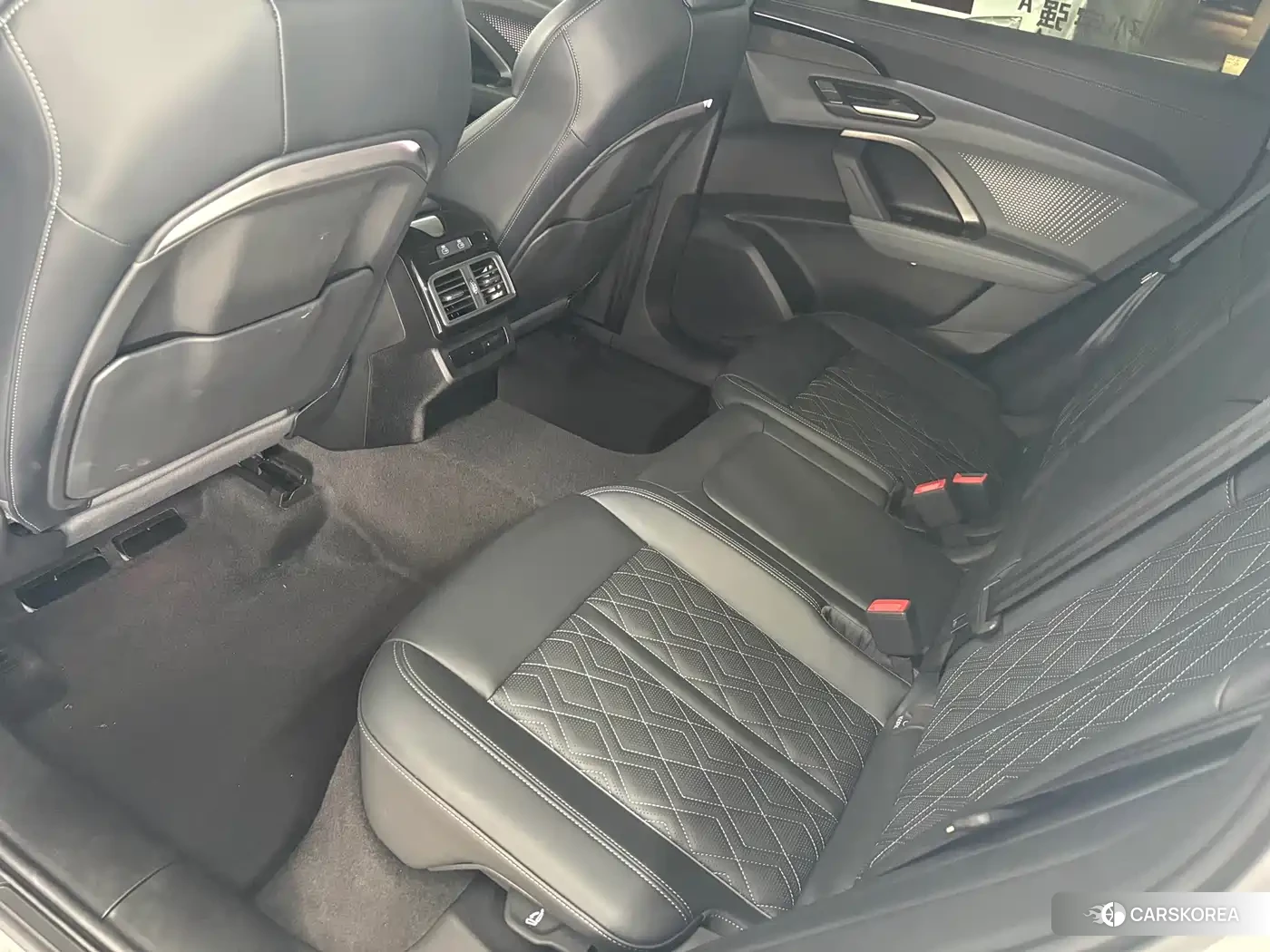Audi Q5L id 4622271 из Китая 10