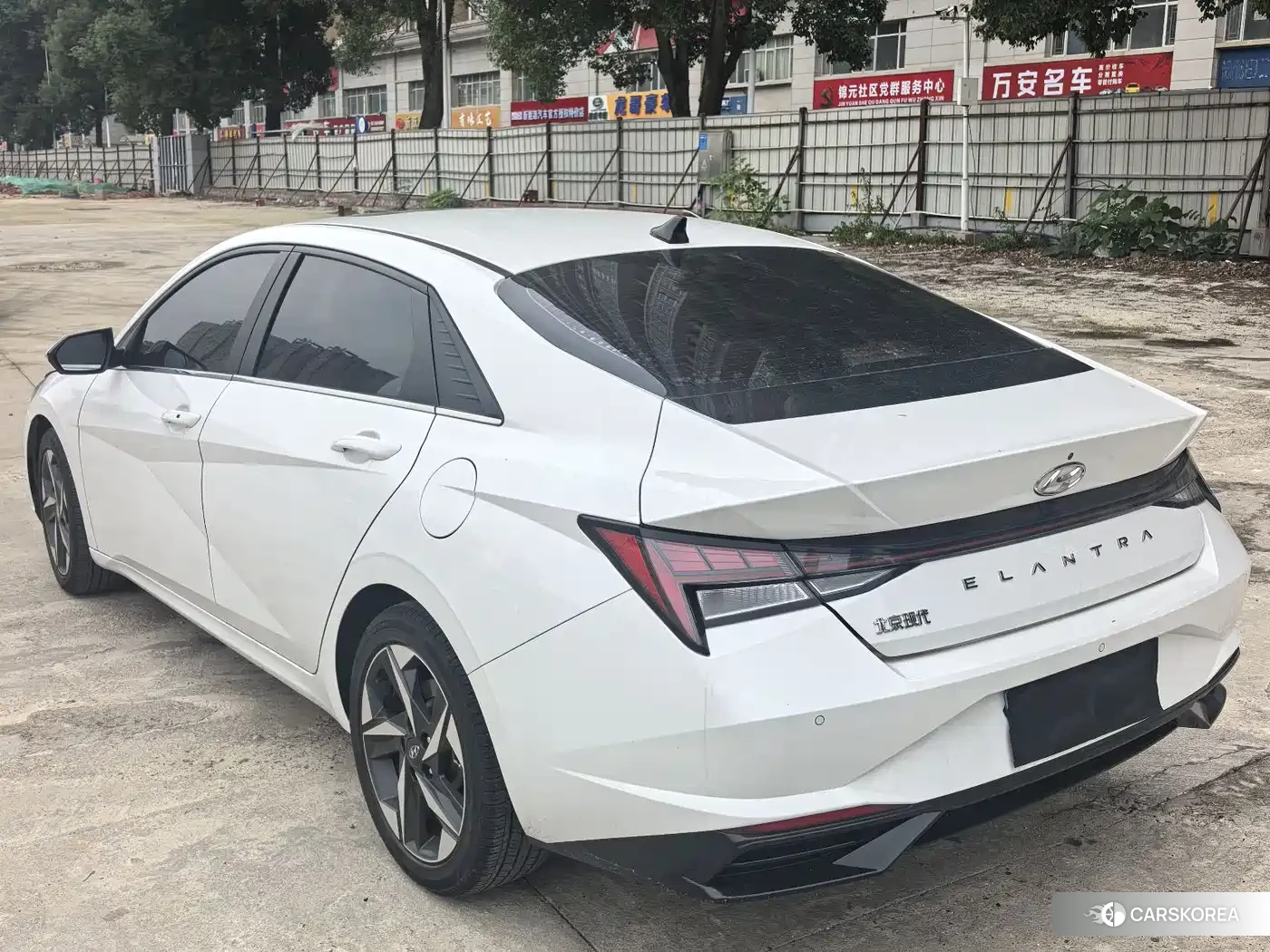 Hyundai Elantra 2023 Белый из Китая, фото 6