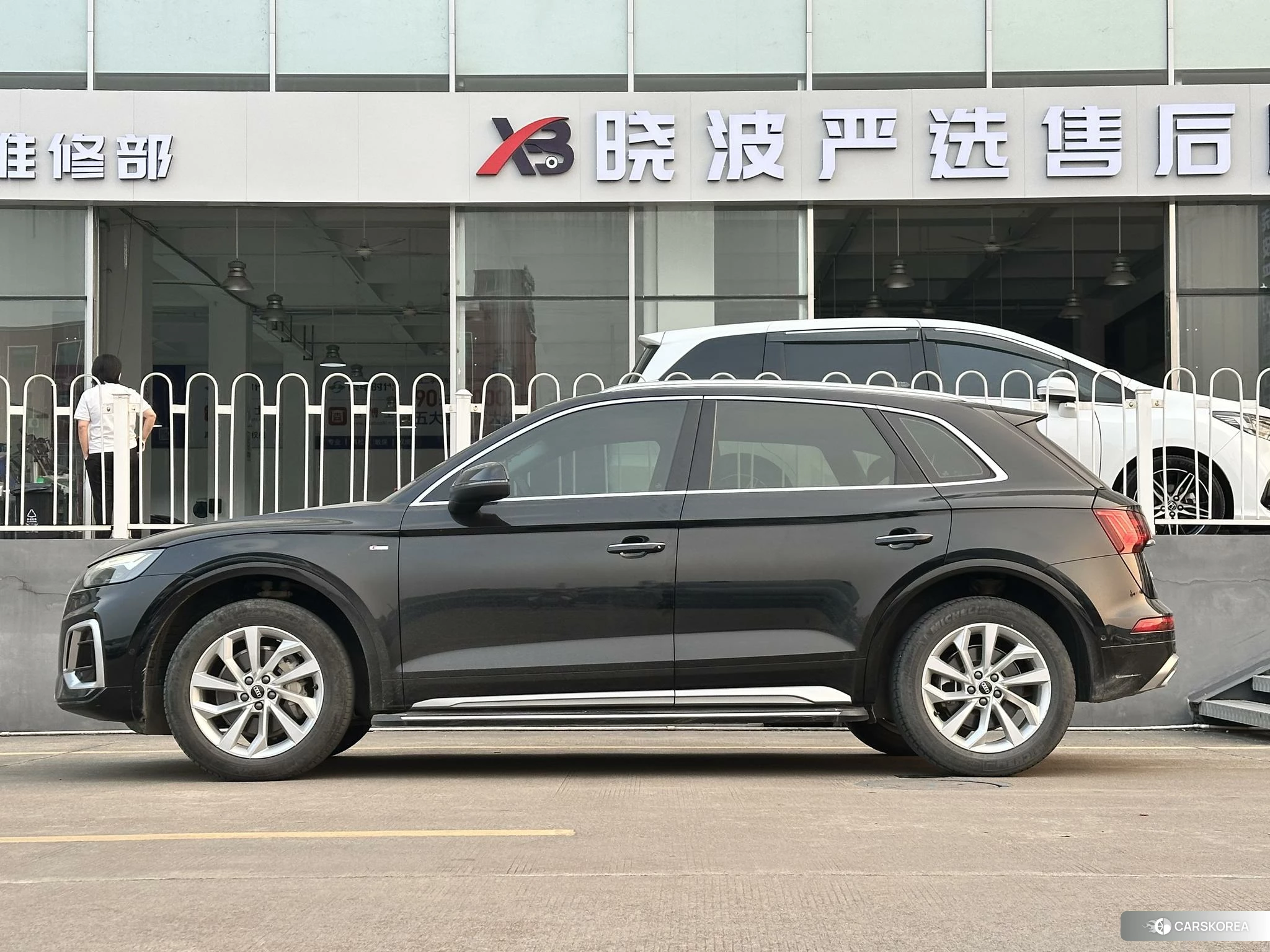 Audi Q5L id 4405987 из Китая 15