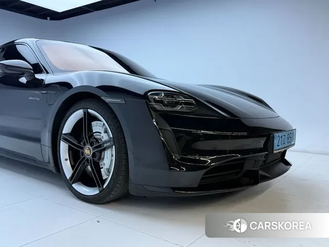 Porsche Taycan id 3063516 из Кореи 16