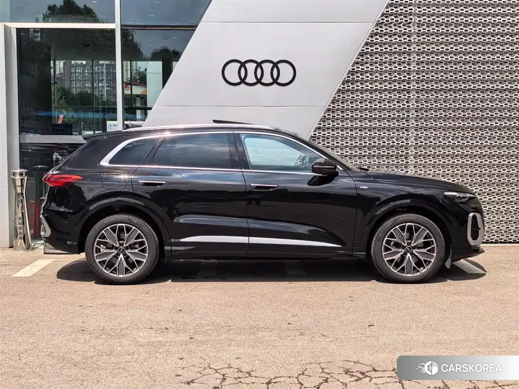 Audi Q5L id 4664397 из Китая 18