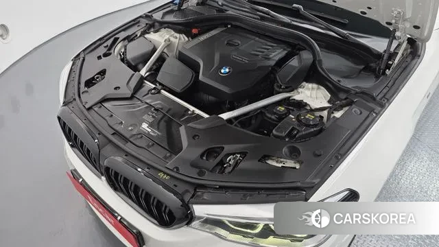 BMW 5 Series (G30) id 3449049 из Кореи 16