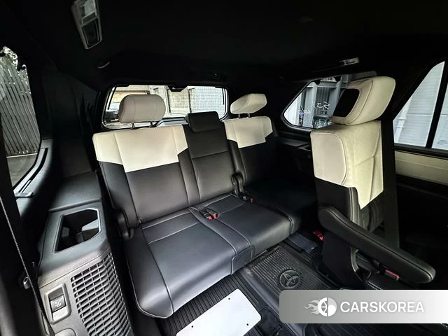 Toyota Sequoia 2025 Черный из Китая, фото 6