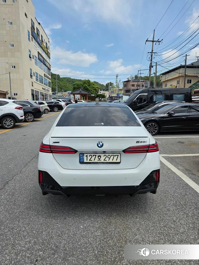 BMW 5 Series (G60) 2024 Белый из Кореи, фото 6