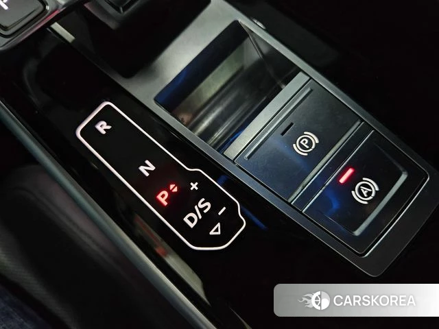 Audi A8 (D5) 2021 Черный из Кореи, фото 6