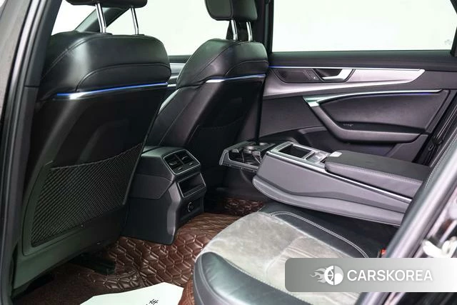 Audi A6L id 4271981 из Китая 21