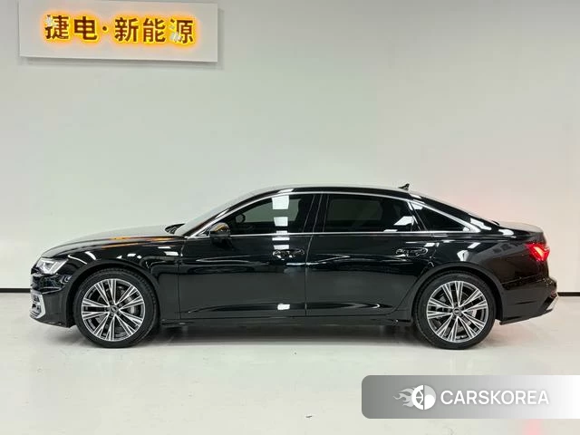 Audi A6L id 4265889 из Китая 10