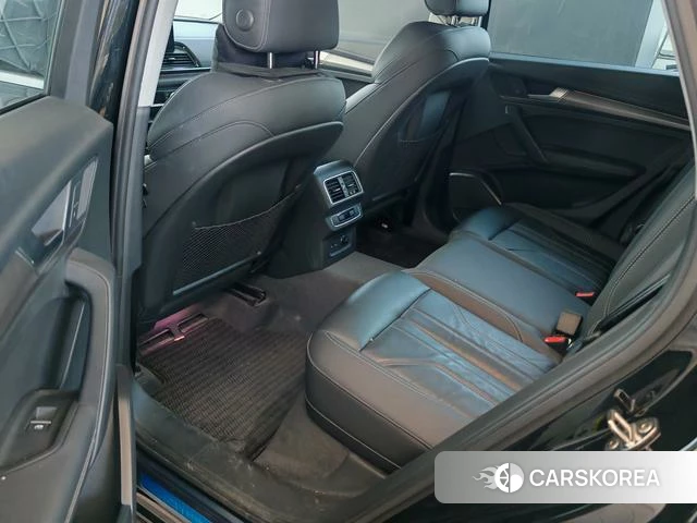 Audi Q5L 2022 Черный из Китая, фото 6