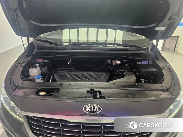 Kia The New Carnival id 3391379 из Кореи 16