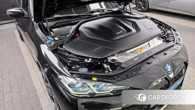 BMW i4 id 3696353 из Кореи 16