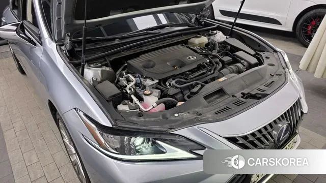 Lexus ES300h 7th generation id 3681047 из Кореи 16
