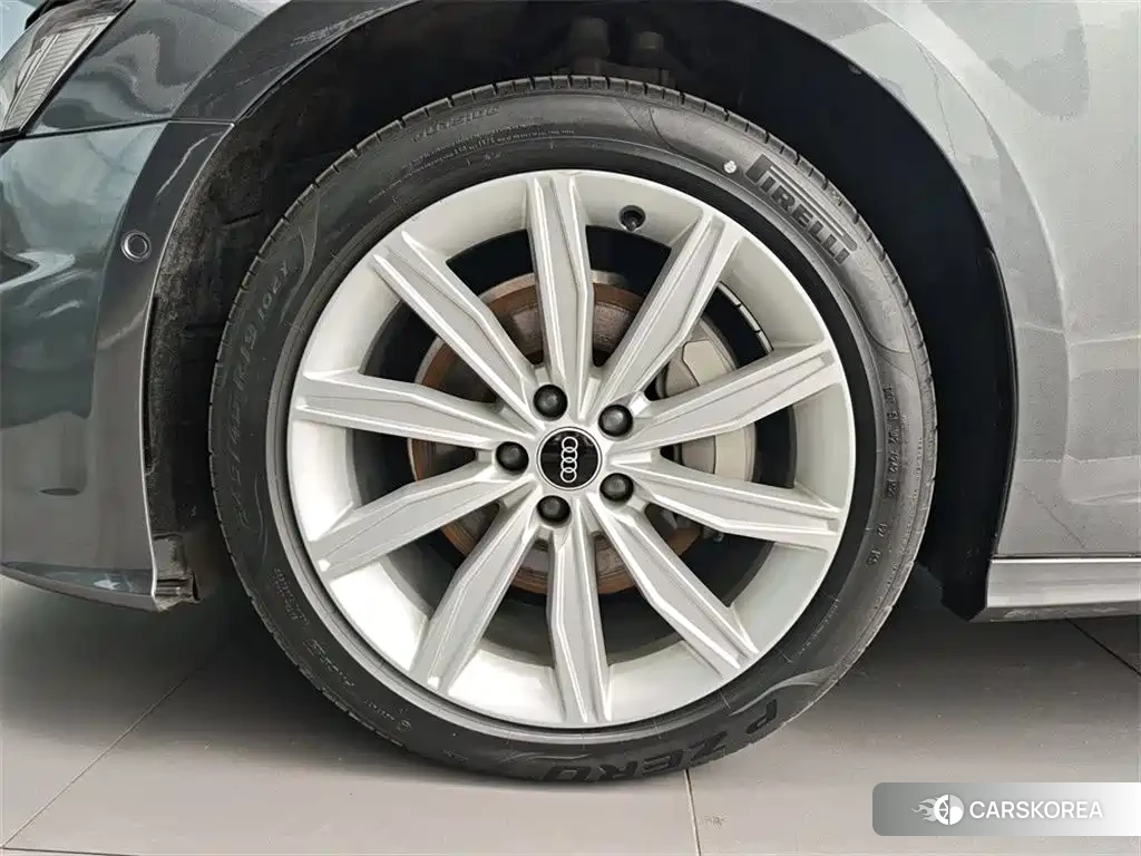 Audi A6L id 4600427 из Китая 12