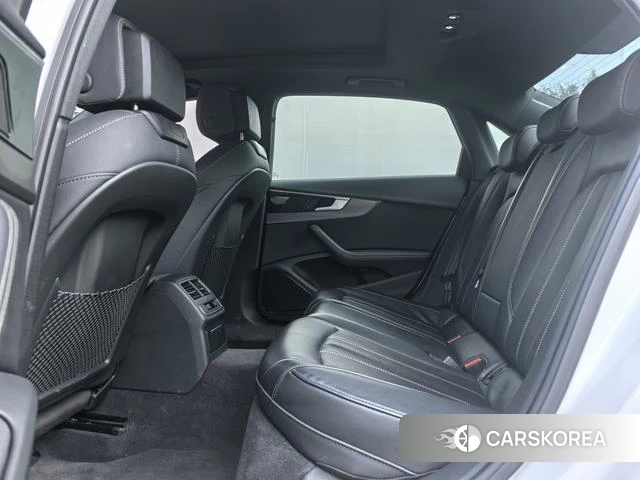 Audi A4L id 4260492 из Китая 11