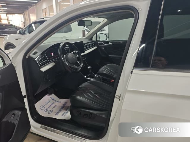 Volkswagen Tiguan L 2023 Белый из Китая, фото 6