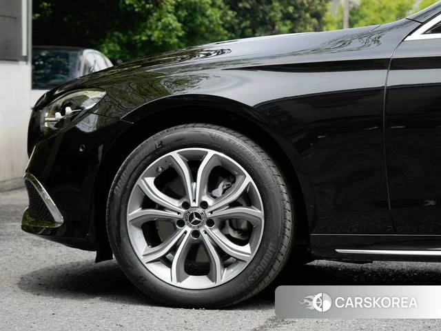 Mercedes-Benz E-class id 4335631 из Китая 18