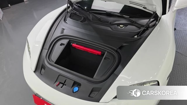 Porsche Taycan id 3902535 из Кореи 16