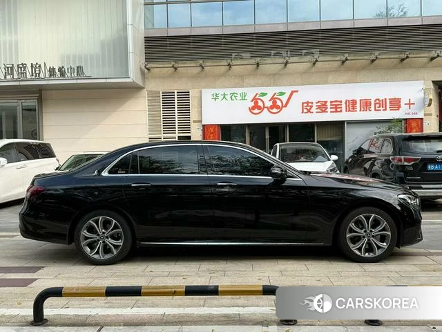 Mercedes-Benz E-class 2022 Черный из Китая, фото 6