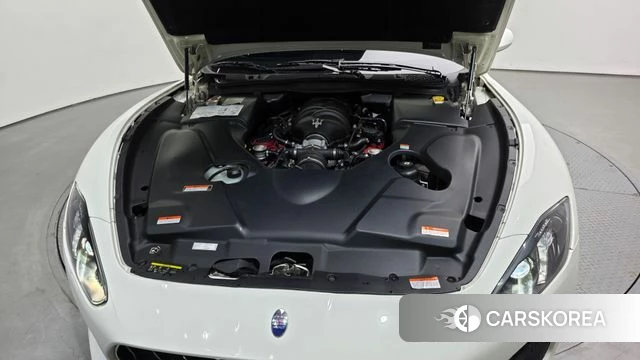 Maserati GranTurismo id 4907359 из Кореи 31