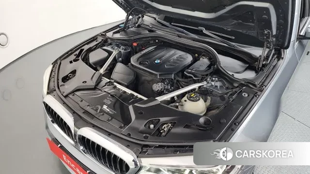 BMW 5 Series (G30) id 3541256 из Кореи 16