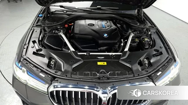 BMW 5 Series (G30) id 3655429 из Кореи 16