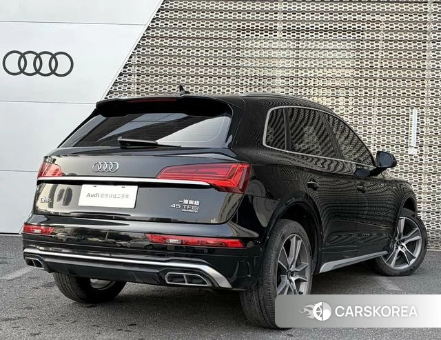 Audi Q5L id 3890656 из Китая 11