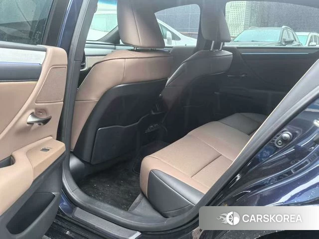 Lexus ES id 3913859 из Китая 7
