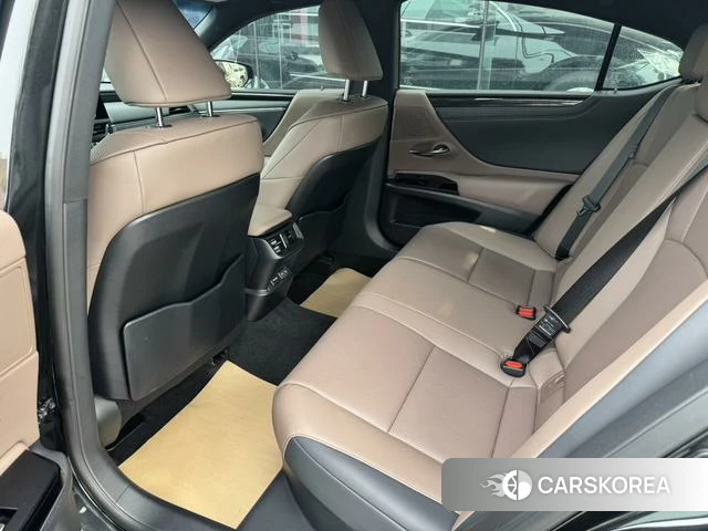 Lexus ES id 4348846 из Китая 7