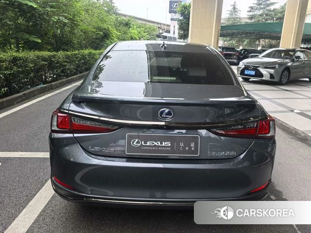 Lexus ES id 4334925 из Китая 9