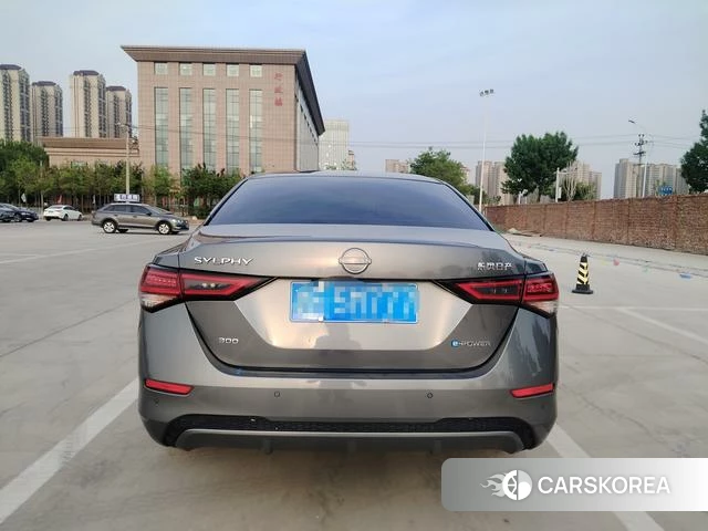 Nissan Xuan Yi 2022 Темно-серый из Китая, фото 6