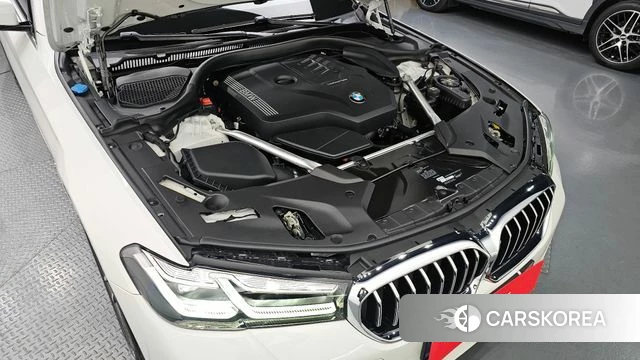 BMW 5 Series (G30) id 3965608 из Кореи 16