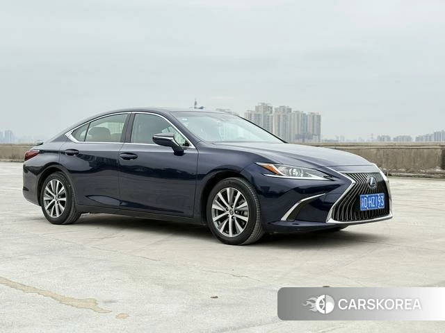 Lexus ES id 4274693 из Китая 13