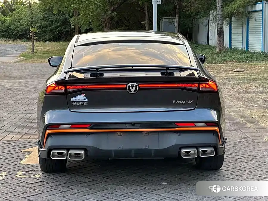Chang'an UNI-V 2024 Silver/gray из Китая, фото 6