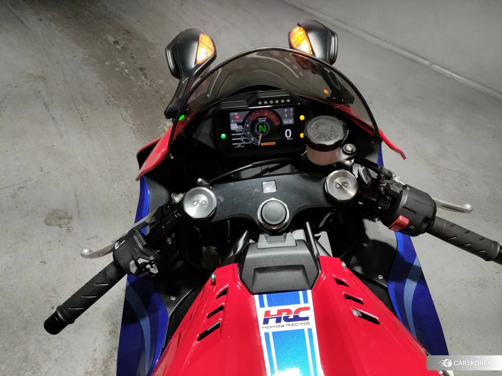 Проданный Honda CBR1000RR-R FIREBLADE id 4200393 из Японии, фото 6