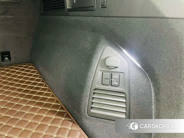 Volkswagen Touareg id 4394124 из Китая 16