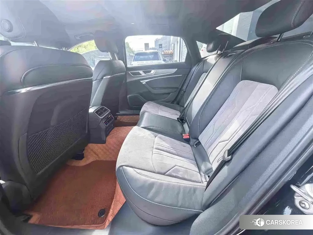 Audi A6L id 4553789 из Китая 11