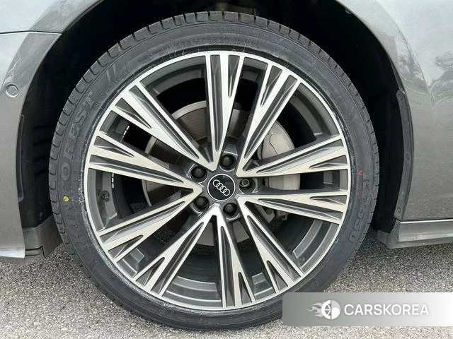 Audi A6L id 4273408 из Китая 10