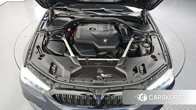 BMW 5 Series (G30) id 3319238 из Кореи 16