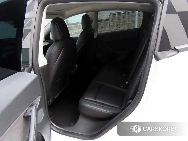 Tesla Model Y id 3694875 из Кореи 16