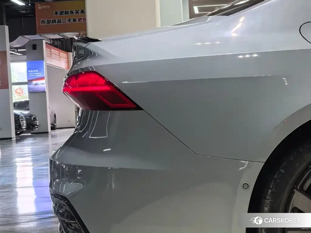 Audi A7L id 4601859 из Китая 17