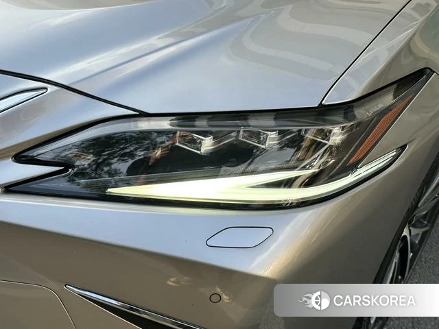 Lexus ES id 4279267 из Китая 17