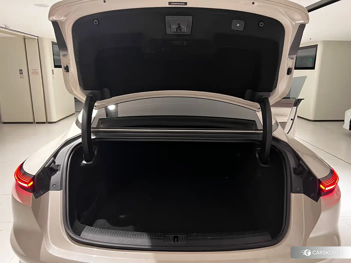 Zhiji Automobile Zhiji L7 id 4546591 из Китая 13