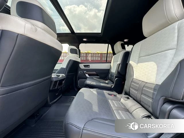 Toyota Sequoia 2025 Черный из Китая, фото 6