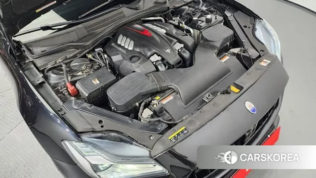 Maserati Quattroporte id 3117936 из Кореи 16