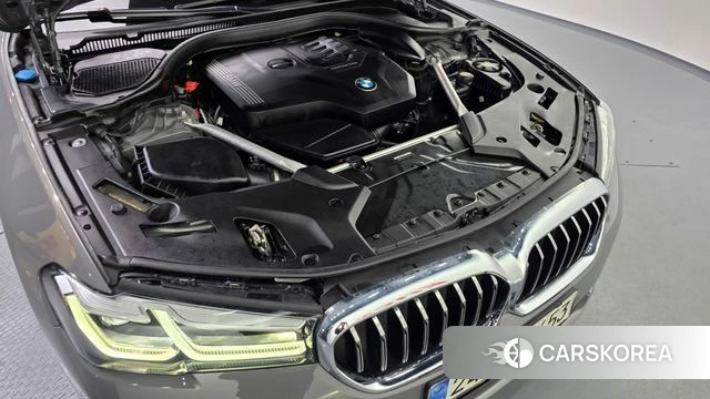 BMW 5 Series (G30) id 3843291 из Кореи 16