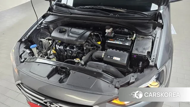 Hyundai Avante AD id 3034399 из Кореи 16