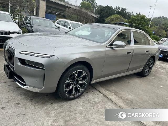BMW 7 series 2025 Темно-серый из Китая, фото 6