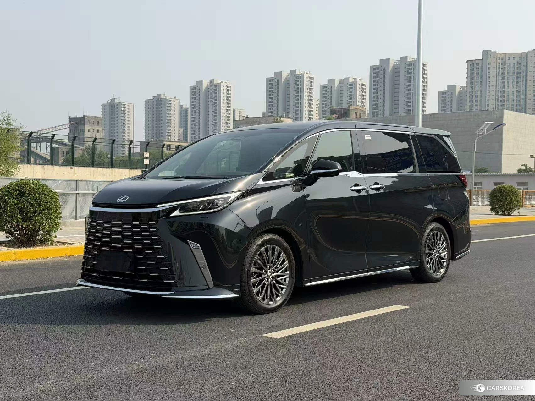Lexus LM id 4468162 из Китая 20