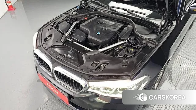 BMW 5 Series (G30) id 3033435 из Кореи 16